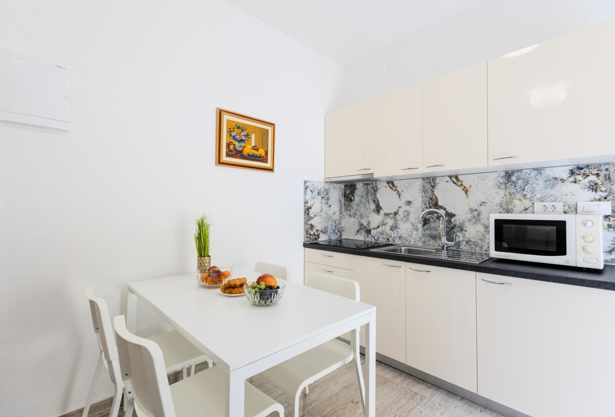 Apartments Lorena Privlaka  Esterno foto